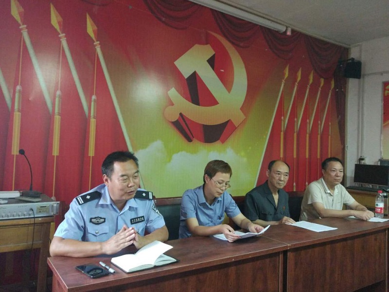 河南诚然律师事务所“法律服务官”进社区（村）