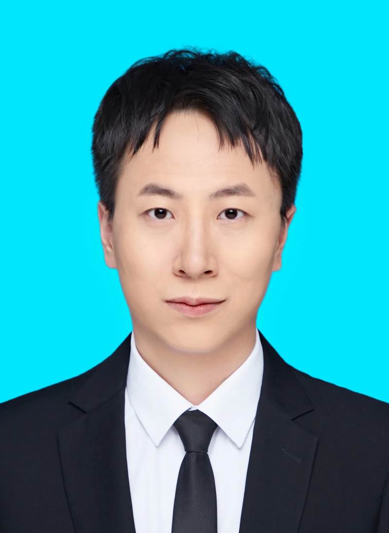 姚远征  律师